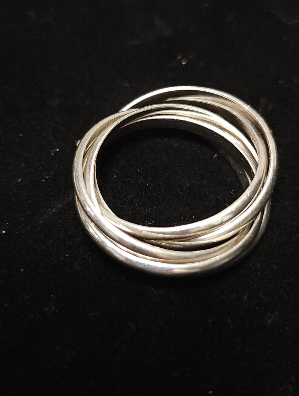 Sterling Silver Interlocking Rolling Ring, 5 Grams. Size 9